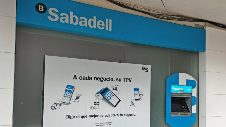 banco sabadell paro mayo 2025